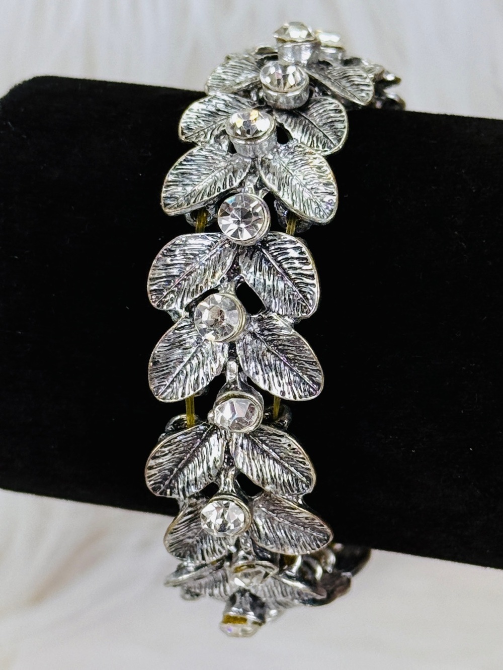 Vintage Aged Silvertone Leaf Stretch Bracelet with Bling Accents